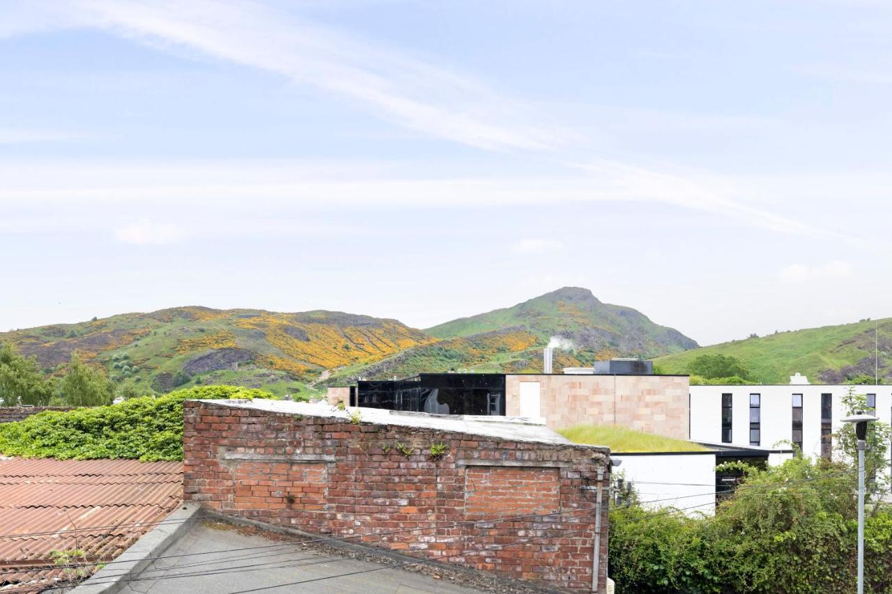 Charming Studios Near Holyrood Park & Calton Hill Edinburgh Eksteriør billede